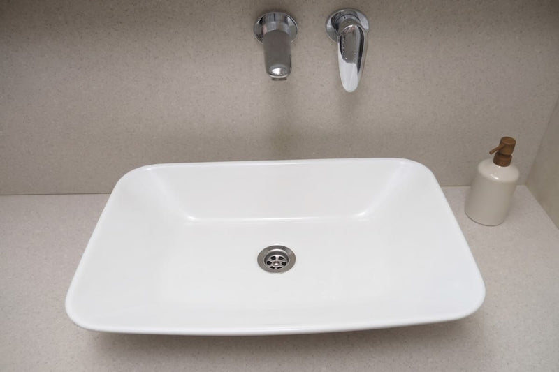 Waschbecken nach der Reinigung mit EasyDampf
